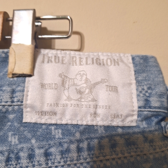True Religion Men's Ricky Flap short 32 frayed hem light wash ikat print - Picture 6 of 12
